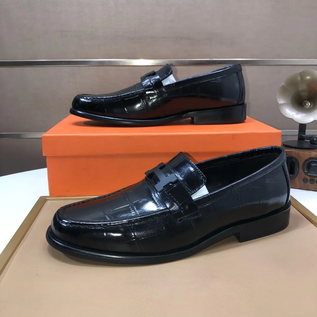 Men's shoes💰460💰[HERMES] (sheepskin lining)🍀Italian top luxury🍀He does not pursue novel styles and gorgeous colors, but attracts the favor of successful men with his flawless, elegant and classic style. Formal leather shoes This very comfortable, simple and stable style allows you to easily match any style! The pattern is absolutely 1:1 refined from the original case, and we strive for excellence in materials, imported cowhide + sheepskin lining💪💪💪extraordinary texture👍! .Black Brown Size: 38-45 (45 customized)